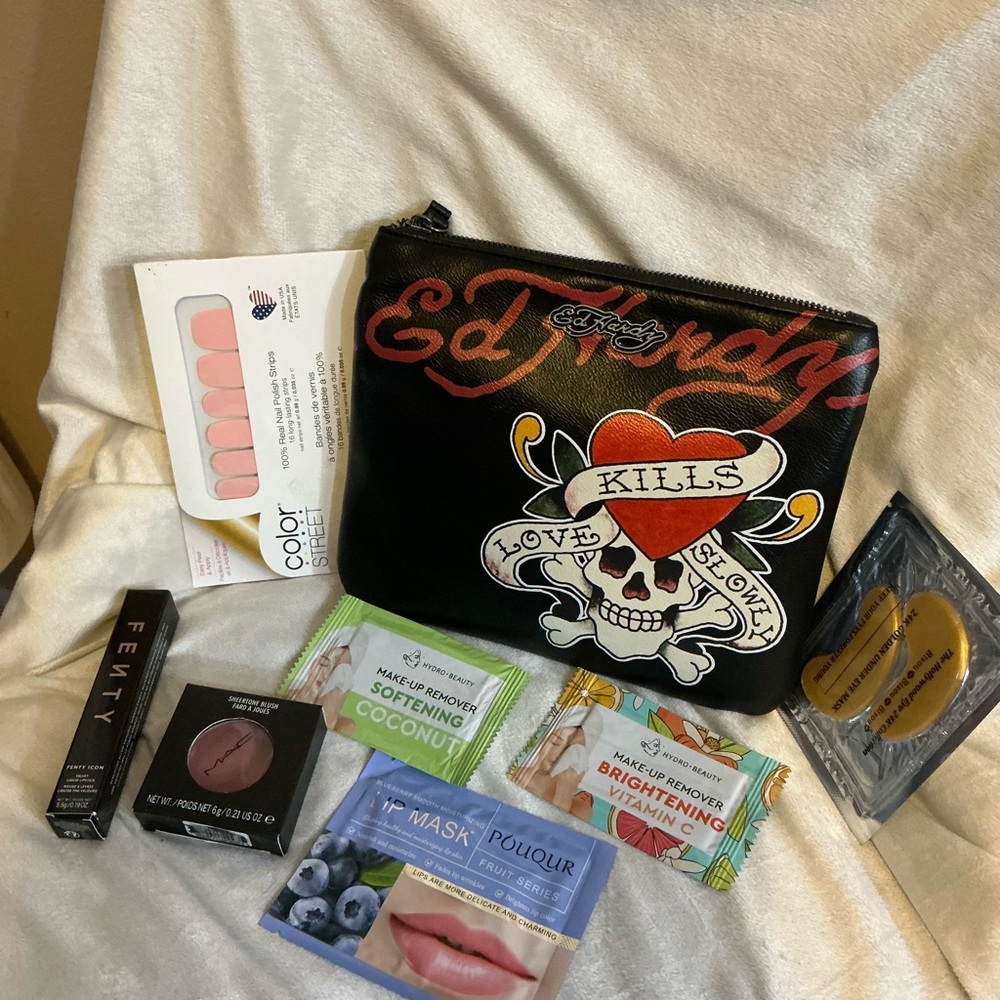 Ed Hardy Black and Red Skull Cosmetic Bag With Makeup Bundle (New) 8 pieces - Picture 4 of 5